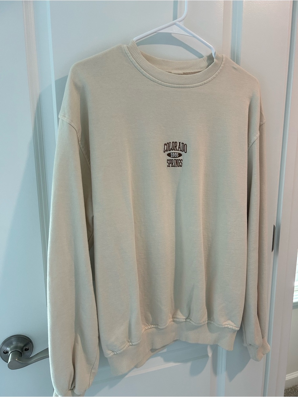 Urban Outfitters Colorado Springs Embroidered Crewneck Sweatshirt - Cream SMALL